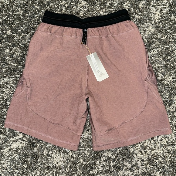 New ADIDAS Axis 22 8” Woven Training Shorts in Heather Rose - Picture 4 of 13